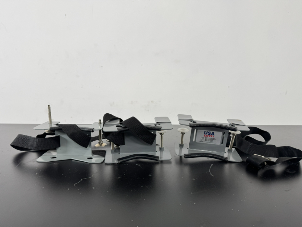 Image of USA Safety Gas Cylinder Wall Brackets - Quantity 3